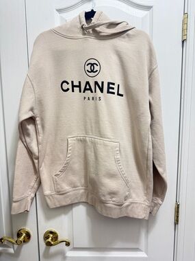 CHANEL logo Cream Pullover Hoodie custom-made in good condtion